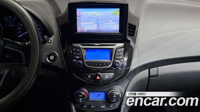 Hyundai Accent 2015 — photo 20