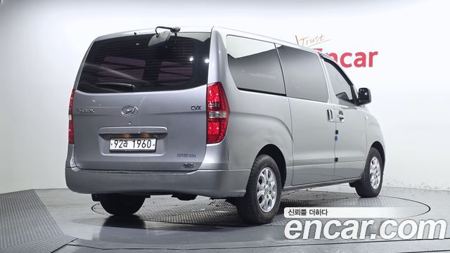 Hyundai Starex 2011 — photo 2
