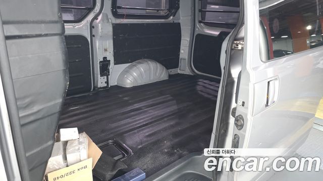 Hyundai Starex 2011 — photo 11