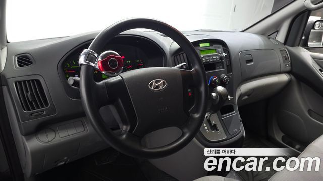 Hyundai Starex 2011 — photo 13