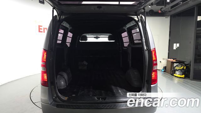 Hyundai Starex 2011 — photo 20