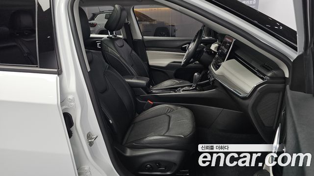 Jeep Compass 2022 — photo 13