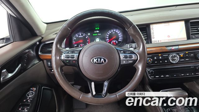 Kia K7 2017 — photo 20