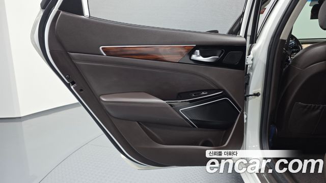 Kia K7 2017 — photo 15