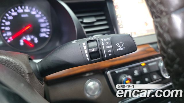 Kia K7 2017 — photo 28
