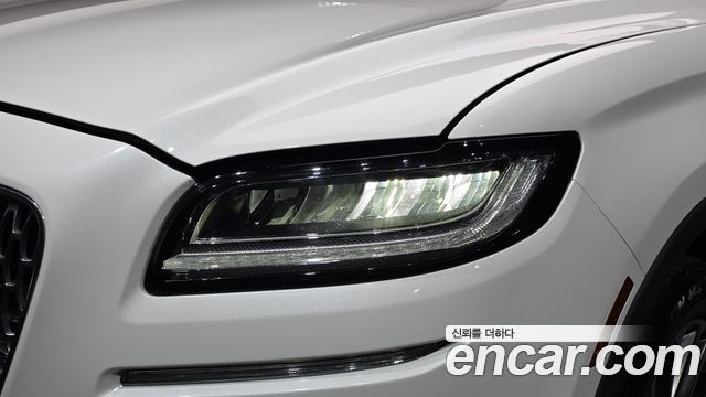 Lincoln Nautilus 2020 — photo 8
