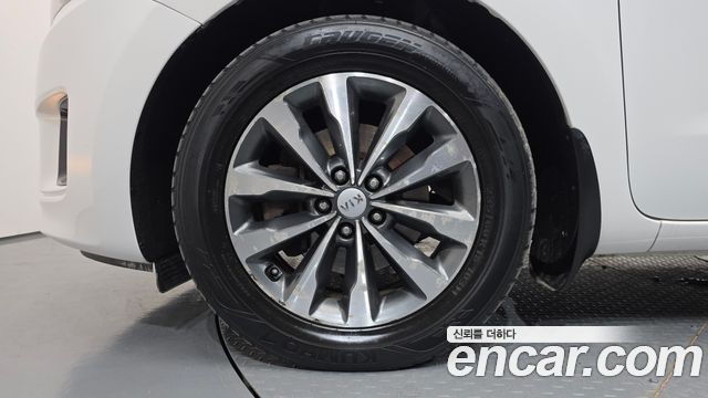 Kia Canival 2015 — photo 5