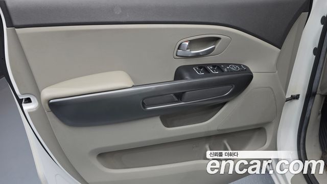 Kia Canival 2015 — photo 14