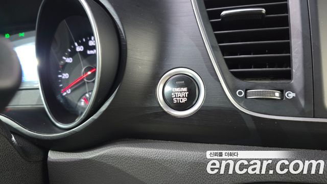 Kia Canival 2015 — photo 28