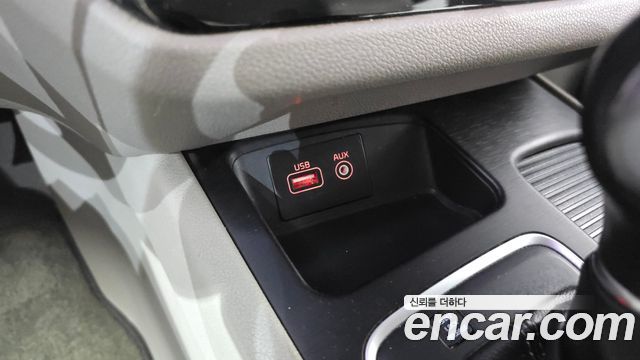 Kia Canival 2015 — photo 30