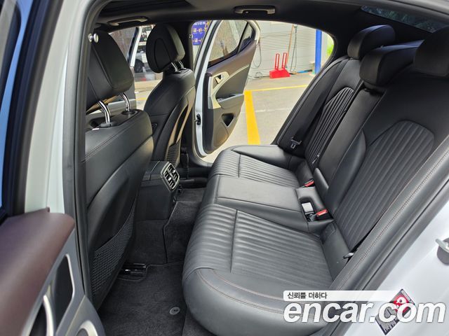 Genesis G70 2019 — photo 14