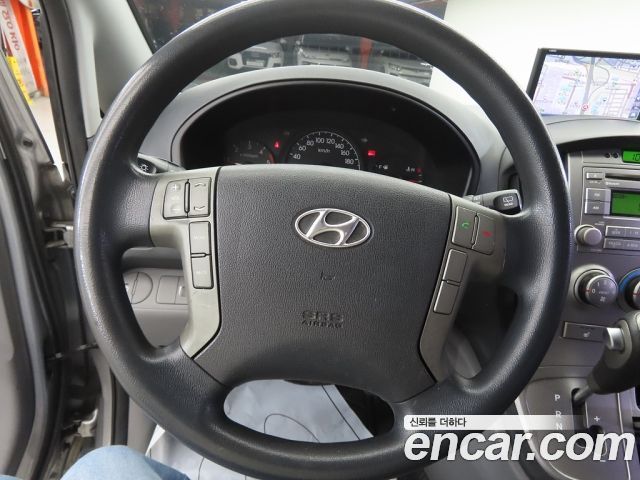 Hyundai Starex 2013 — photo 9