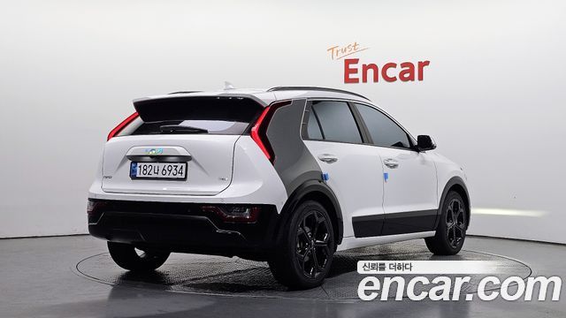 Kia Niro 2022 — photo 2