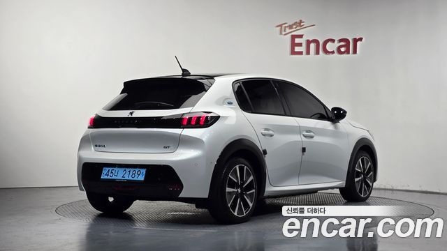 Peugeot 208 2022 — photo 2