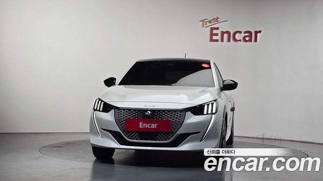 Peugeot 208 2022 — photo 3