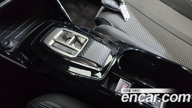 Peugeot 208 2022 — photo 12
