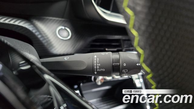 Peugeot 208 2022 — photo 24