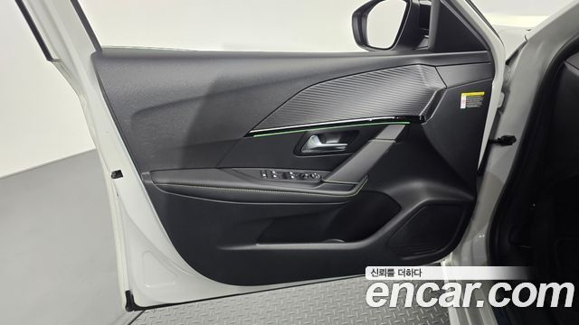 Peugeot 208 2022 — photo 14
