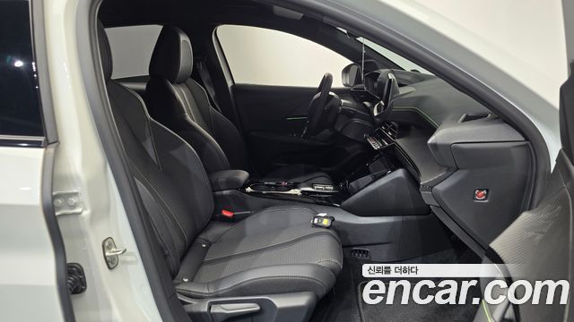 Peugeot 208 2022 — photo 16