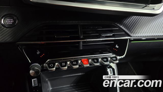 Peugeot 208 2022 — photo 31