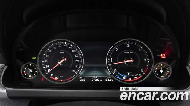 BMW 6-Series 2017 — photo 8