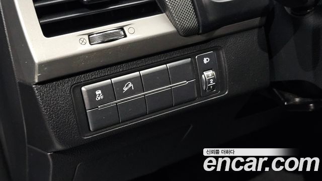 KG Mobility Rexton 2018 — photo 18