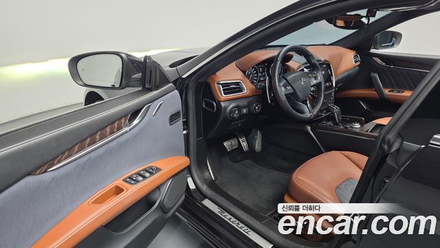 Maserati Ghibli 2021 — photo 13