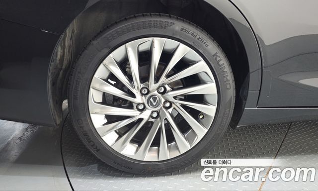 Lexus ES 2023 — photo 5