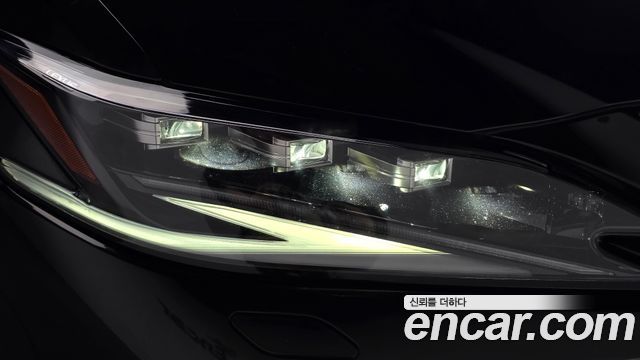Lexus ES 2023 — photo 8