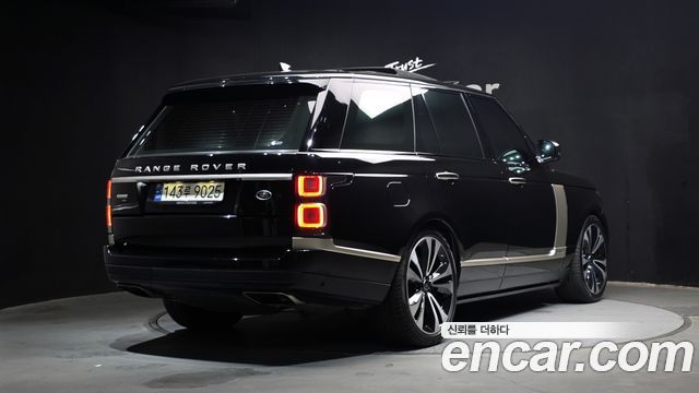 Land Rover Range Rover 2021 — photo 2