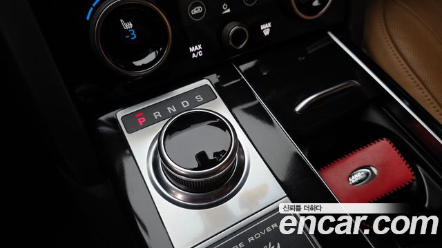Land Rover Range Rover 2021 — photo 12