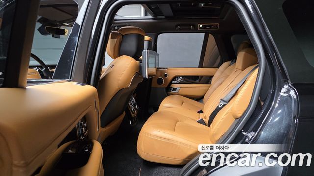 Land Rover Range Rover 2021 — photo 18