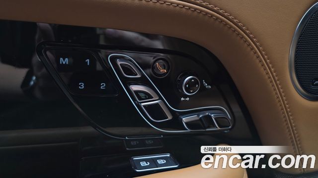 Land Rover Range Rover 2021 — photo 26