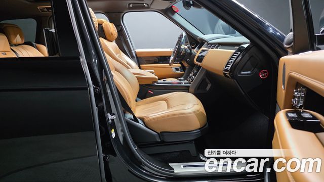 Land Rover Range Rover 2021 — photo 16