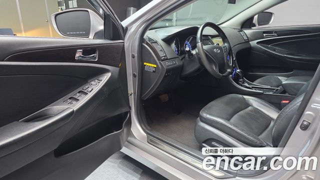 Hyundai Sonata 2012 — photo 13
