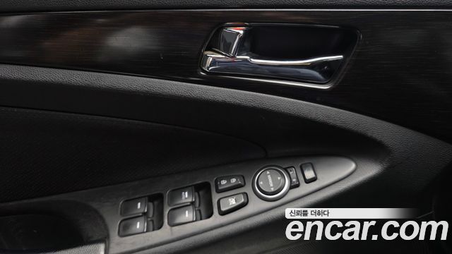 Hyundai Sonata 2012 — photo 24