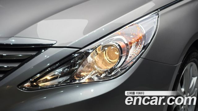 Hyundai Sonata 2012 — photo 8
