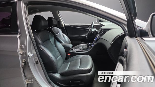 Hyundai Sonata 2012 — photo 16