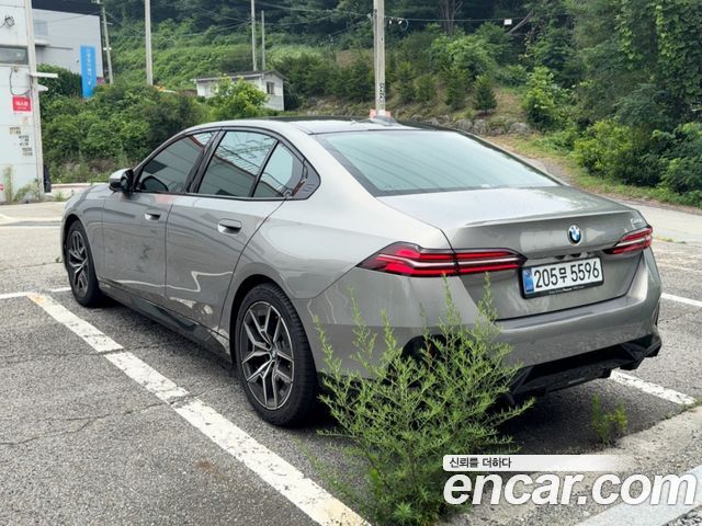BMW 5-Series 2026 — photo 4