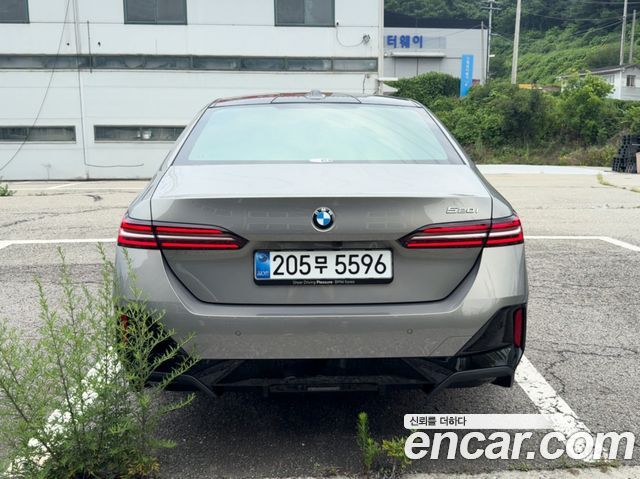 BMW 5-Series 2026 — photo 5