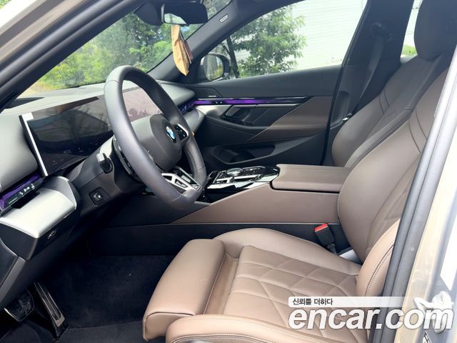 BMW 5-Series 2026 — photo 7