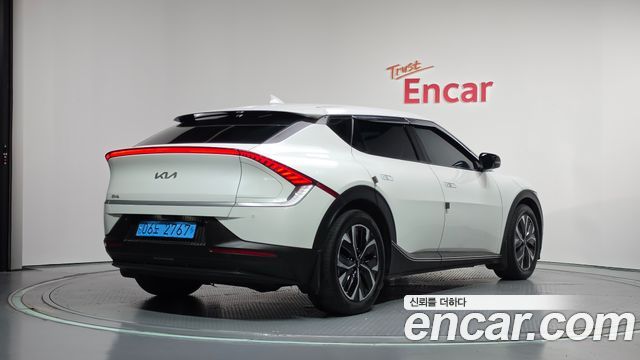 Kia EV6 2023 — photo 2