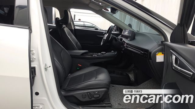 Kia EV6 2023 — photo 11