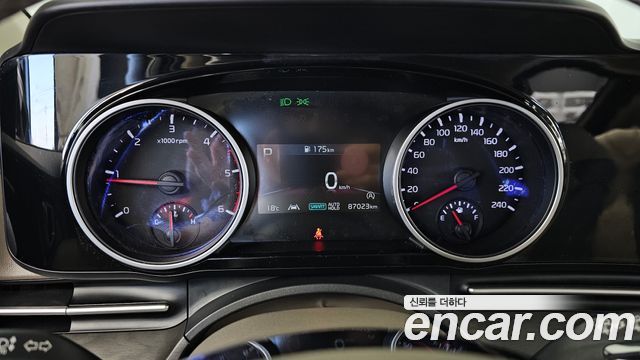 Kia Canival 2021 — photo 8