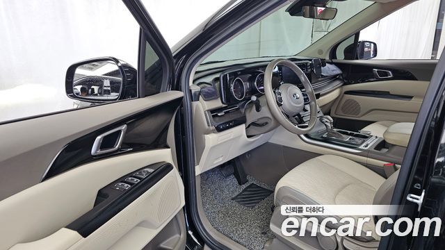 Kia Canival 2021 — photo 10