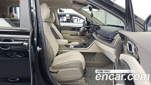 Kia Canival 2021 — photo 11