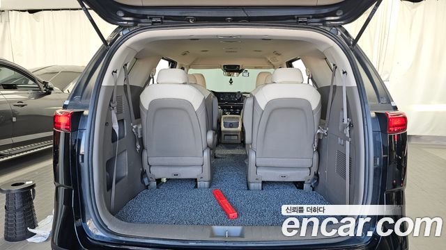 Kia Canival 2021 — photo 20