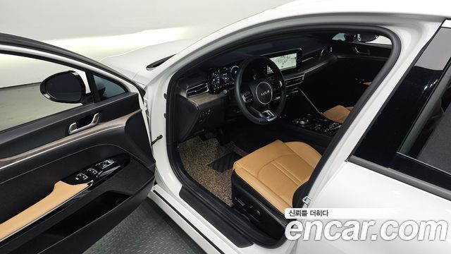 Kia K5 2023 — photo 17