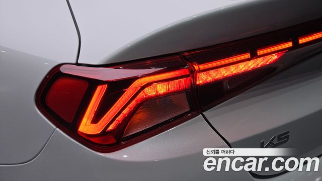 Kia K5 2023 — photo 9