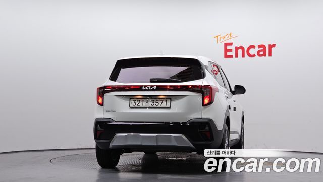 Kia Seltos 2023 — photo 4